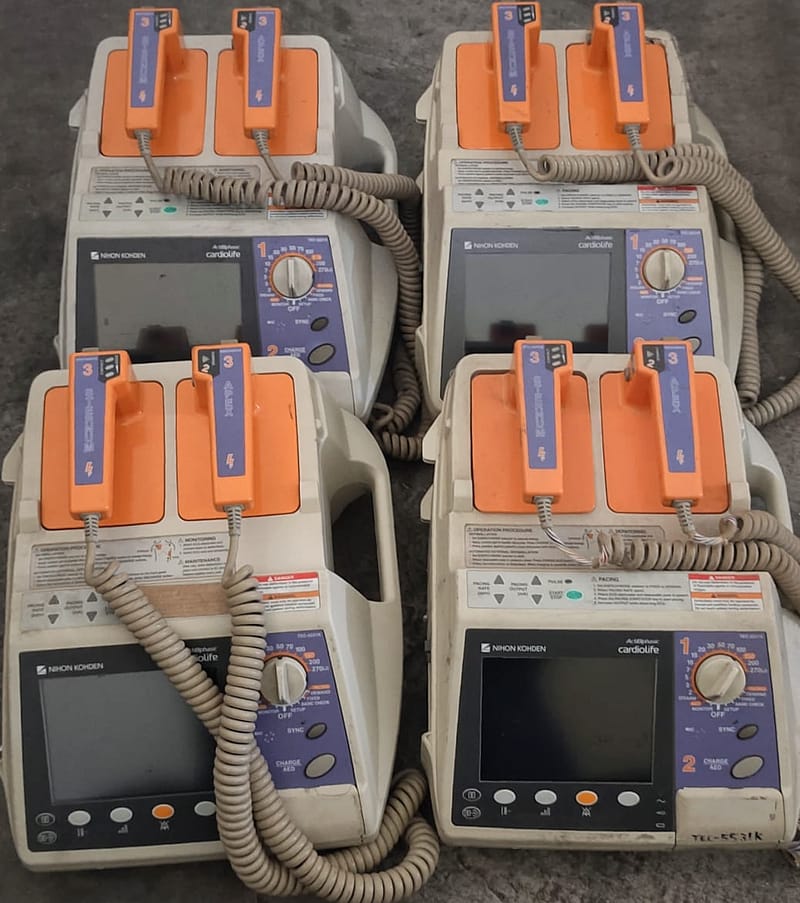 Nihon Kohden Defibrillator